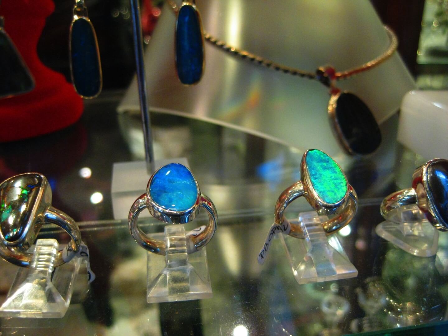 Why is it bad luck to wear opals if you weren't born in October? |  HowStuffWorks